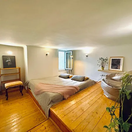 Moon Apartment *